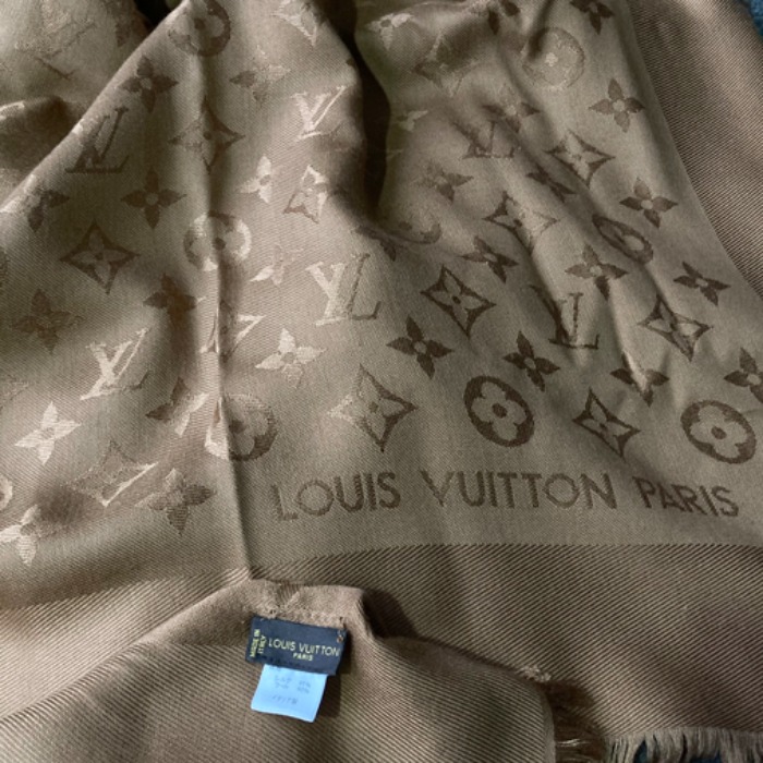 [italy]LOUIS VUITTON monogram silk/wool big size shwal &amp; muffler.