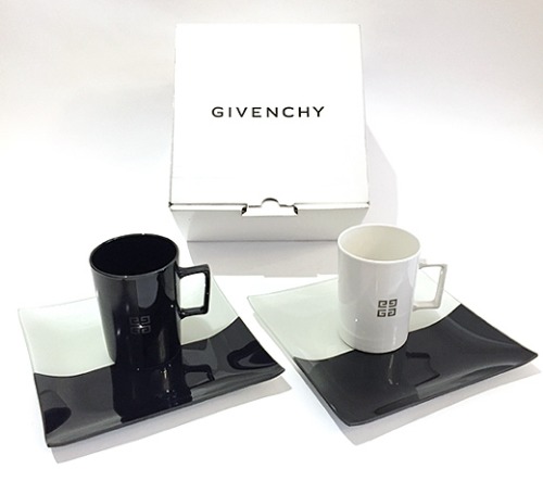 GIVENCHY cup&amp;sauser set.
