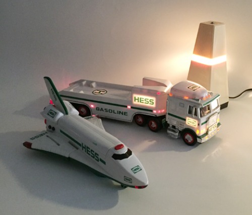 90s HESS “Space Shuttle With Satellite” toy(우주왕복선/트럭).