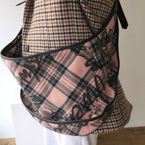 [ITALY]Vivienne Westwood ORB big size cross bag.