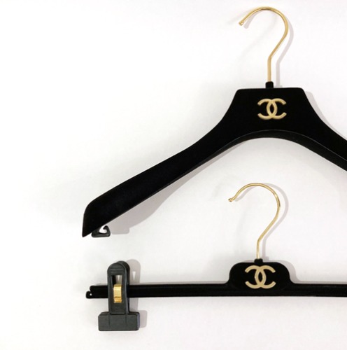 [italy]original “CHANEL” logo velvet hanger 2 set(상/하의 옷걸이).